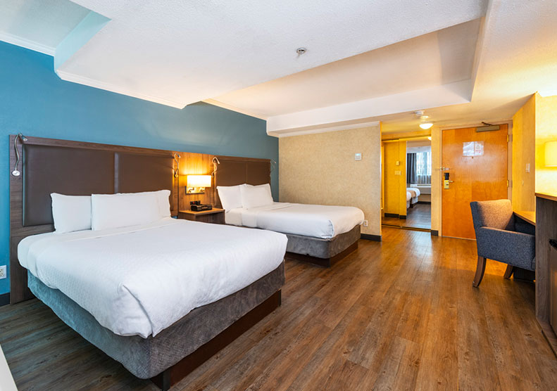 Two Double Bed with Kitchen 
